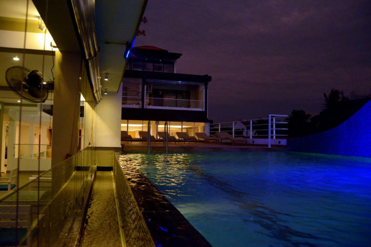 Beach Corridor Hotel & Spa With Free Airport Shuttle ネゴンボ エクステリア 写真